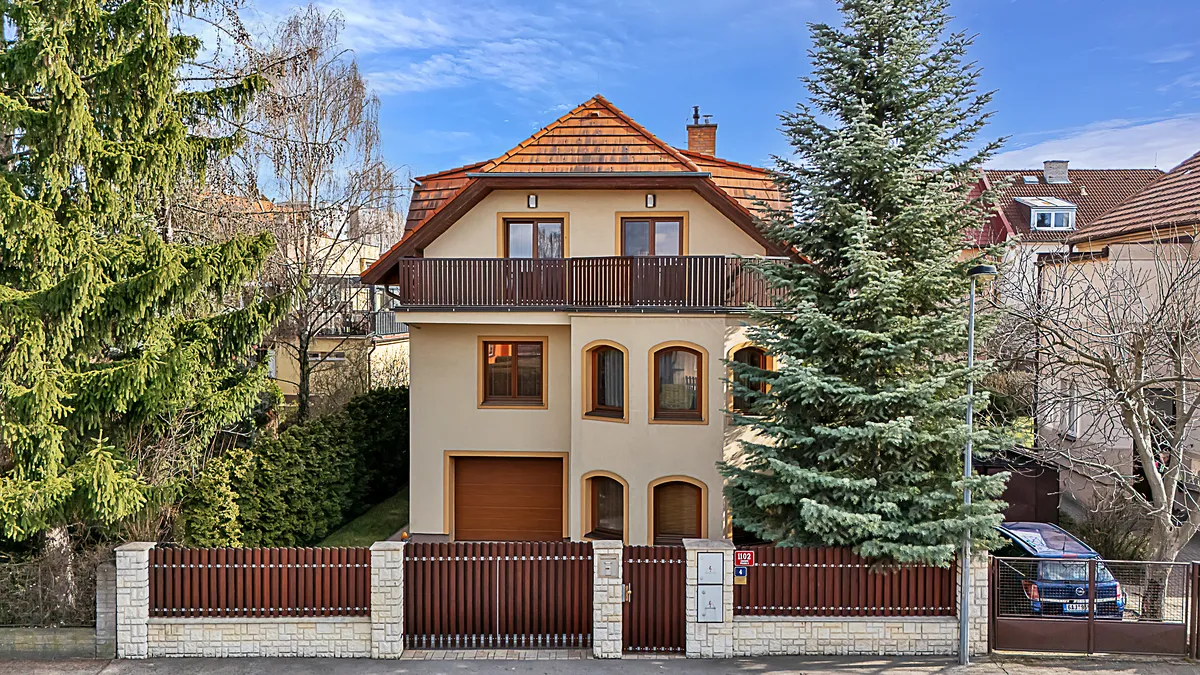 Prodej rodinného domu 285 m², pozemek 474 m²